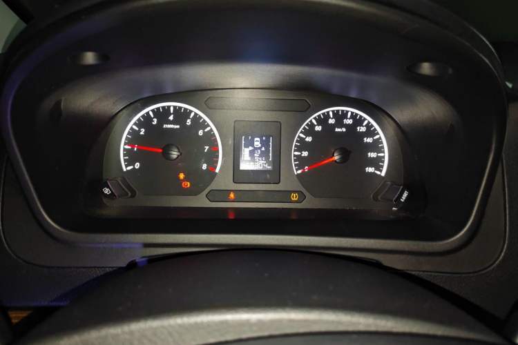 Used FORTHING Lingzhi PLUS 2021 2.0L Manual Comfort Version 7 Seats Instrument Cluster