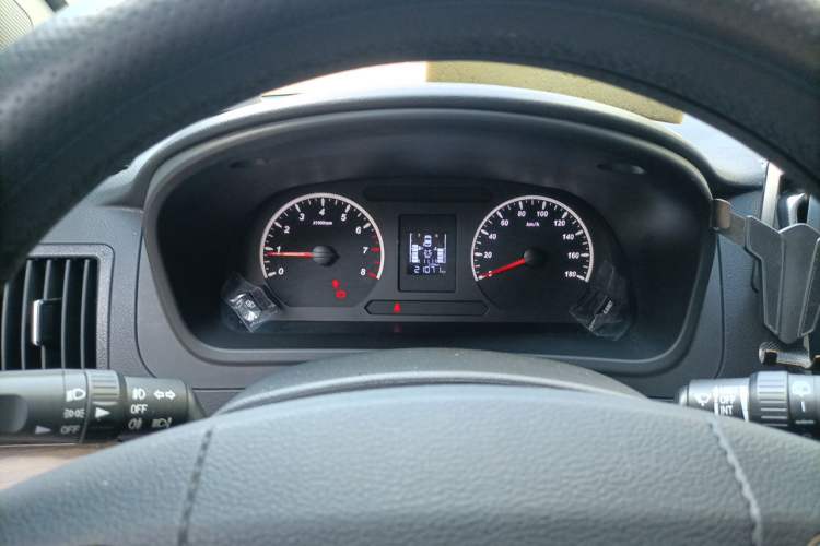 Used FORTHING Lingzhi PLUS 2021 2.0L Manual Luxury 7-Seater Instrument Cluster