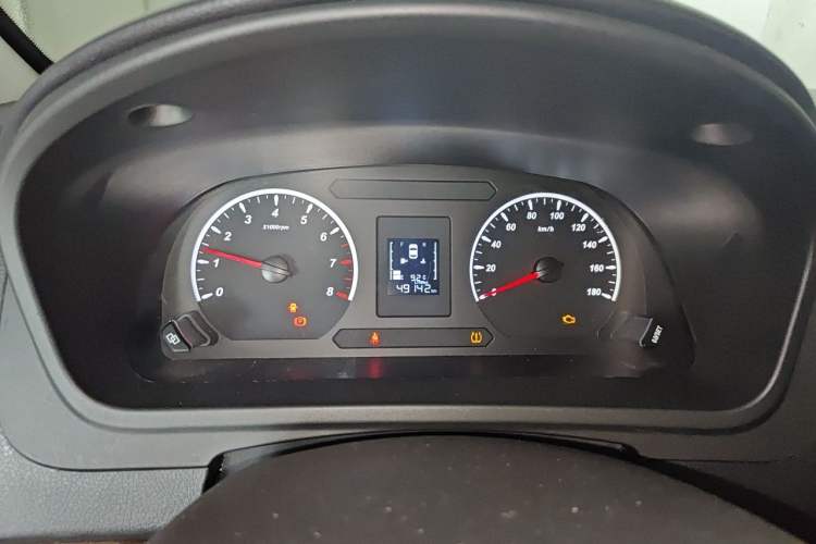 Used FORTHING Lingzhi PLUS 2021 2.0L Manual Comfort Version 7 Seats Instrument Cluster