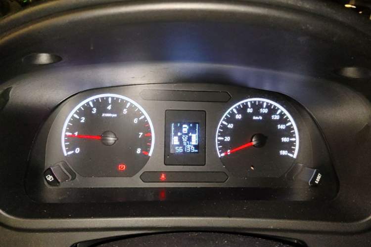 Used FORTHING Lingzhi PLUS 2021 2.0L Manual Luxury 7-Seater Instrument Cluster