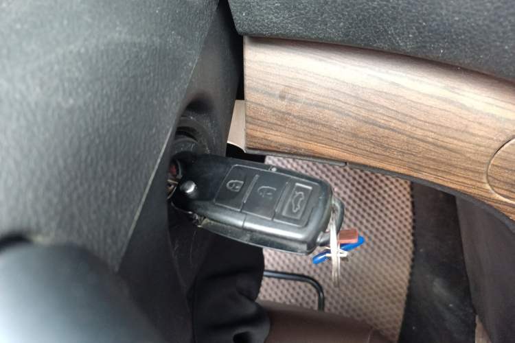 Used FORTHING Lingzhi PLUS 2021 2.0L Manual Luxury 7-Seater Interior 1