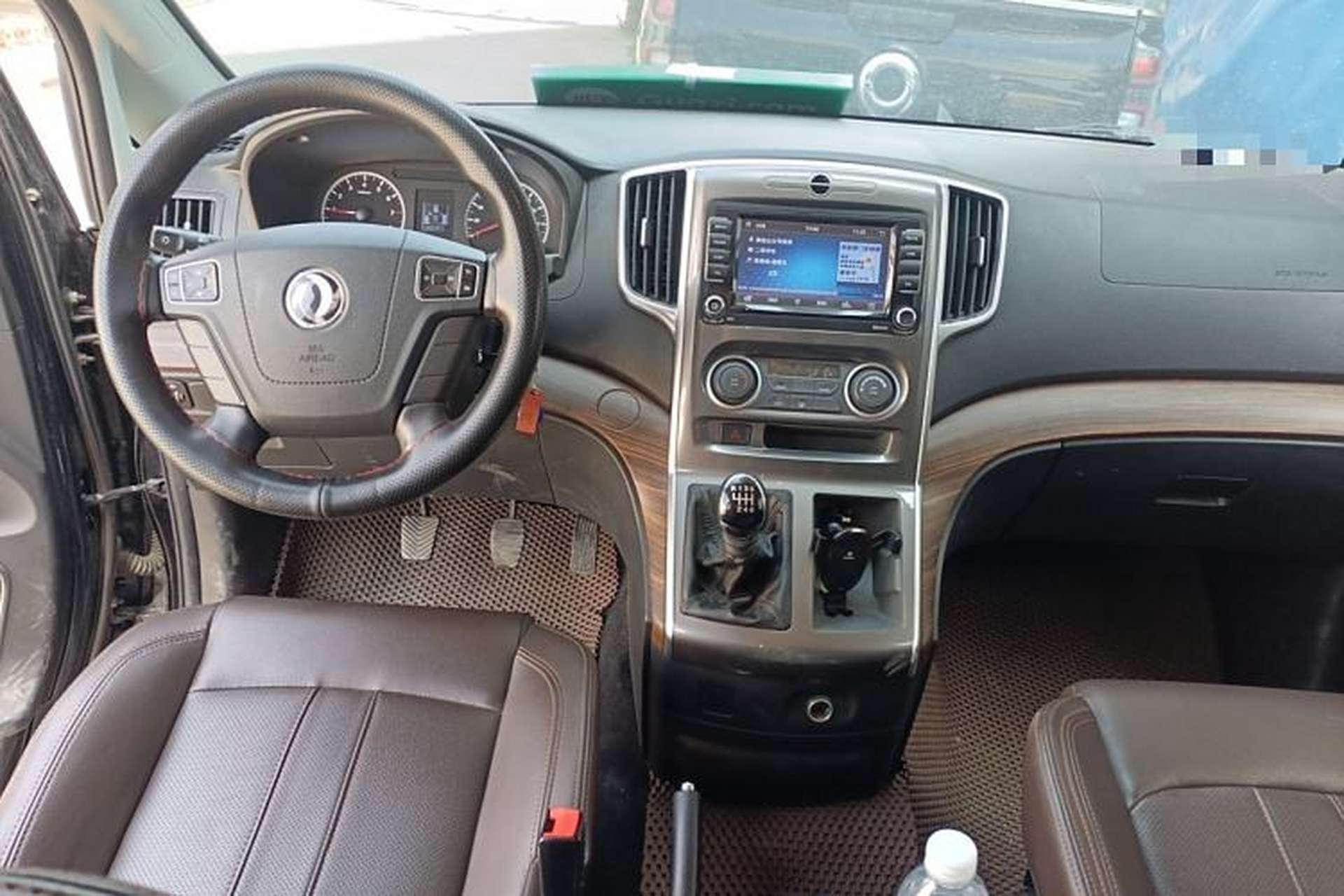 Used FORTHING Lingzhi PLUS 2021 2.0L Manual Luxury 7-Seater Interior 2
