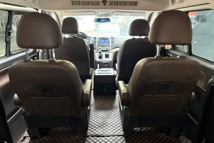 Used FORTHING Lingzhi PLUS 2021 2.0L Manual Luxury 7-Seater Interior 7