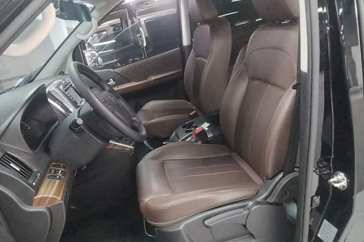 Used FORTHING Lingzhi PLUS 2021 2.0L Manual Luxury 7-Seater Left Front Seat