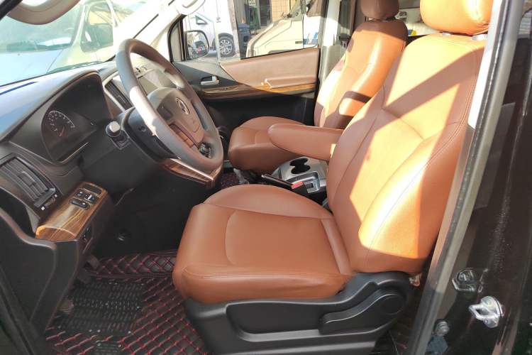 Used FORTHING Lingzhi PLUS 2021 2.0L Manual Comfort Version 7 Seats Left Front Seat