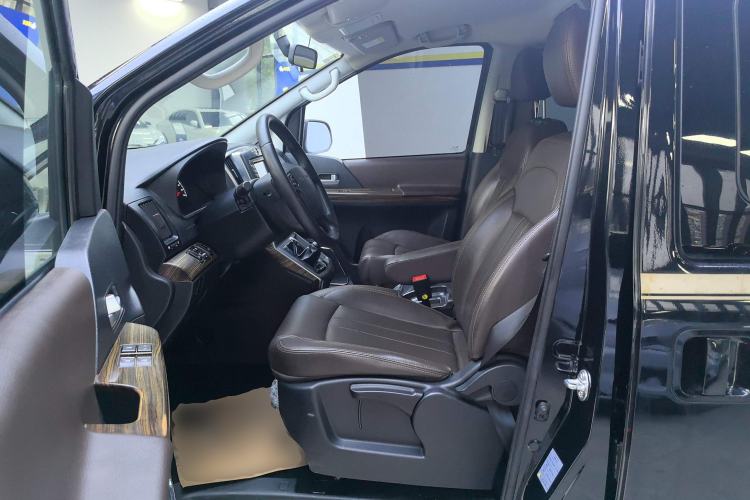 Used FORTHING Lingzhi PLUS 2021 Travel Edition 2.0L Manual Luxury 7-Seater Left Front Seat