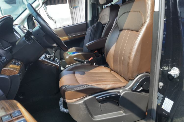 Used FORTHING Lingzhi PLUS 2021 2.0L Manual Luxury 9-Seater Left Front Seat