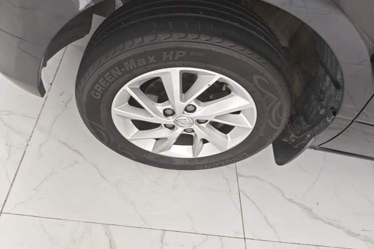Used FORTHING Lingzhi PLUS 2021 2.0L Manual Luxury 7-Seater Left Front Wheel Hub