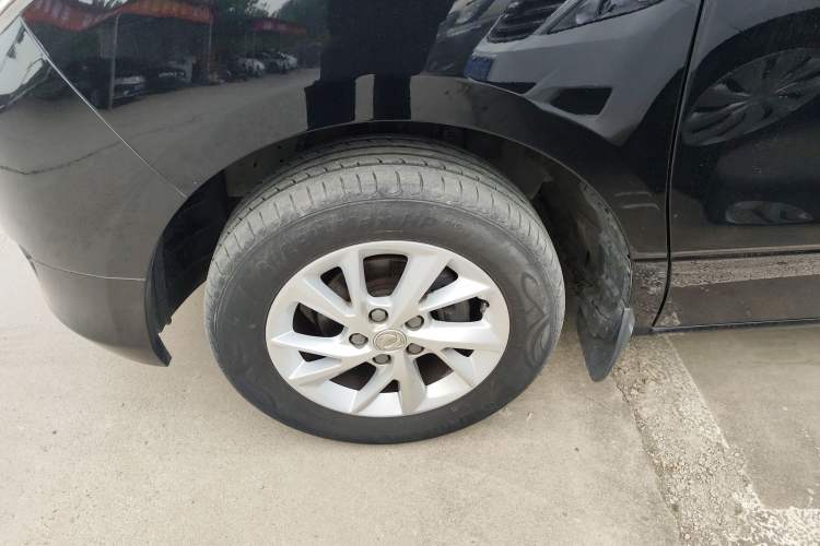 Used FORTHING Lingzhi PLUS 2021 2.0L Manual Luxury 7-Seater Left Front Wheel Hub