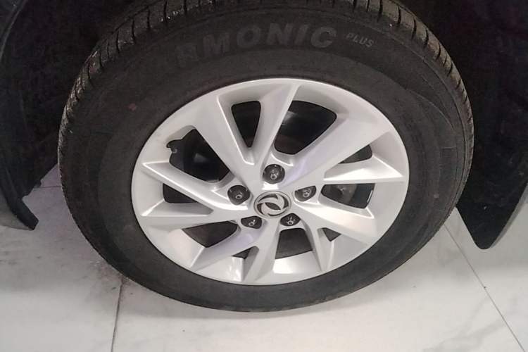 Used FORTHING Lingzhi PLUS 2021 2.0L Manual Luxury 7-Seater Left Front Wheel Hub