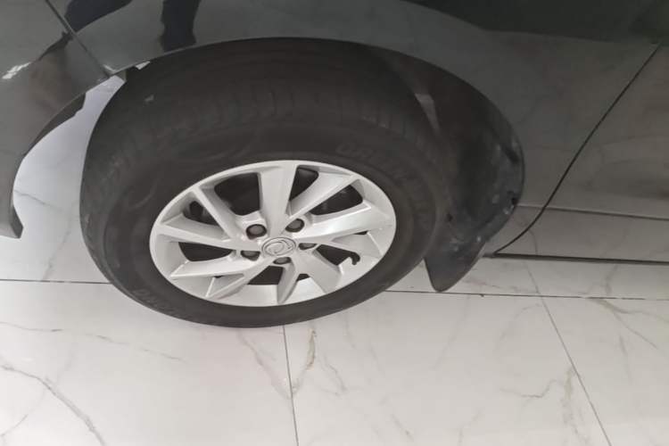 Used FORTHING Lingzhi PLUS 2021 2.0L Manual Luxury 7-Seater Left Front Wheel Hub