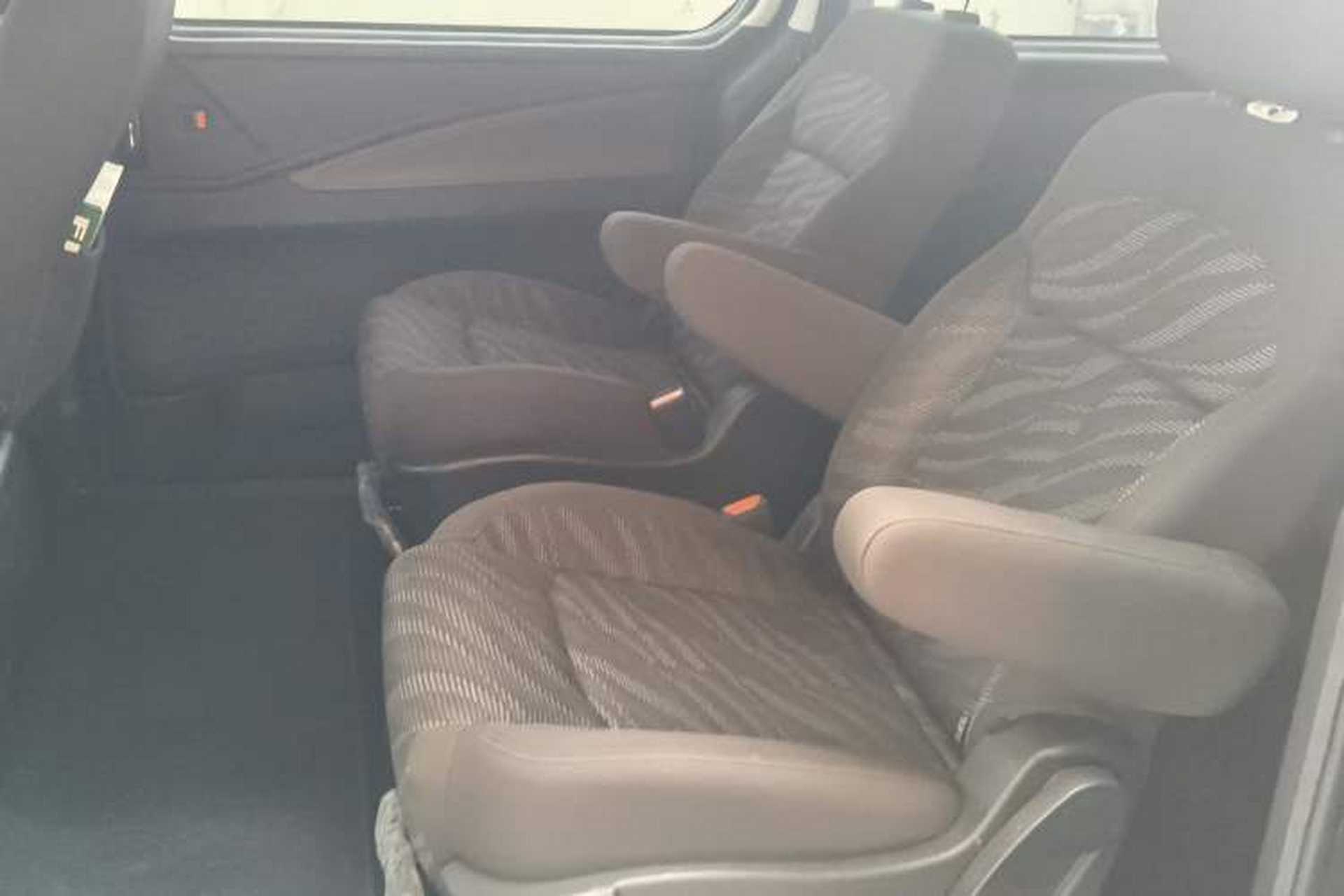 Used FORTHING Lingzhi PLUS 2021 2.0L Manual Comfort Version 7 Seats Left Rear Seat