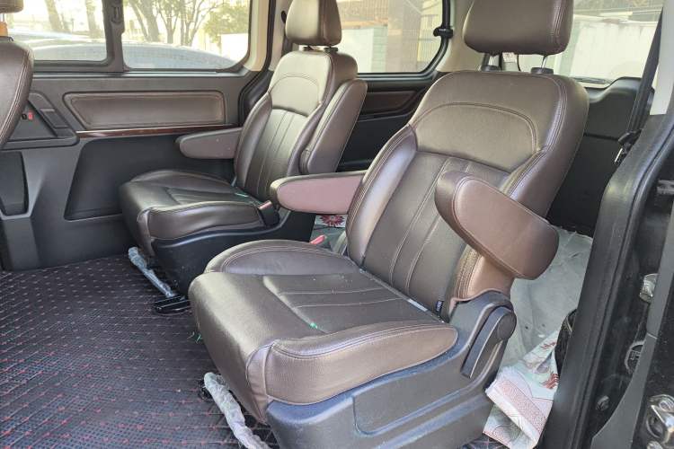 Used FORTHING Lingzhi PLUS 2021 2.0L Manual Luxury 7-Seater Left Rear Seat