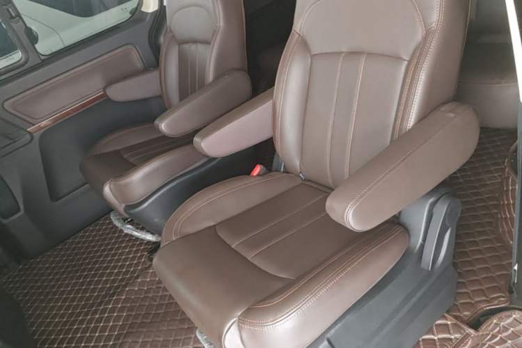 Used FORTHING Lingzhi PLUS 2021 2.0L Manual Luxury 7-Seater Left Rear Seat
