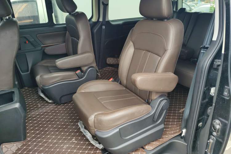 Used FORTHING Lingzhi PLUS 2021 2.0L Manual Luxury 7-Seater Left Rear Seat