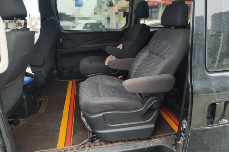 Used FORTHING Lingzhi PLUS 2021 2.0L Manual Comfort Model CNG 7-Seater Left Rear Seat