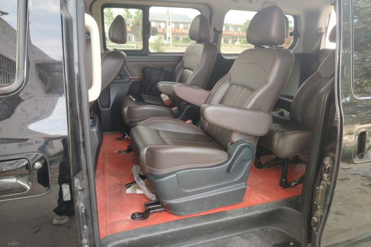 Used FORTHING Lingzhi PLUS 2021 Travel Edition 2.0L Manual Luxury Version 9 Seats Left Rear Seat