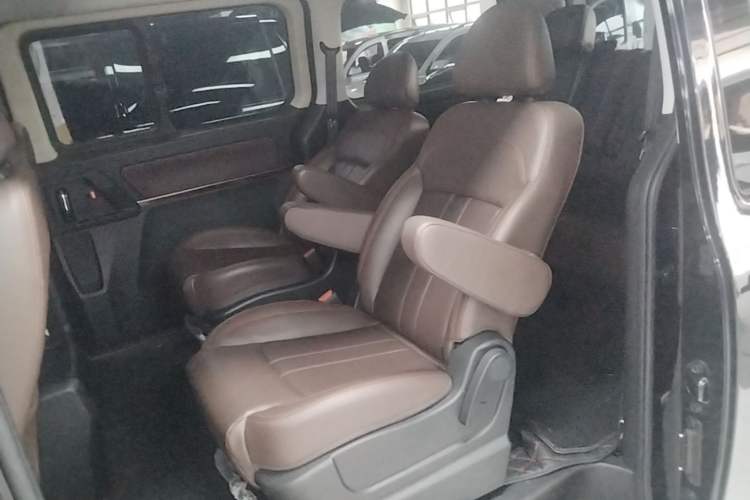 Used FORTHING Lingzhi PLUS 2021 2.0L Manual Luxury 7-Seater Left Rear Seat