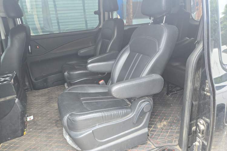 Used FORTHING Lingzhi PLUS 2021 2.0L Manual Comfort Model CNG 7-Seater Left Rear Seat