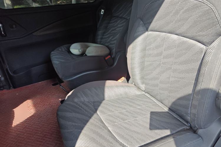Used FORTHING Lingzhi PLUS 2021 2.0L Manual Comfort Version 7 Seats Left Rear Seat