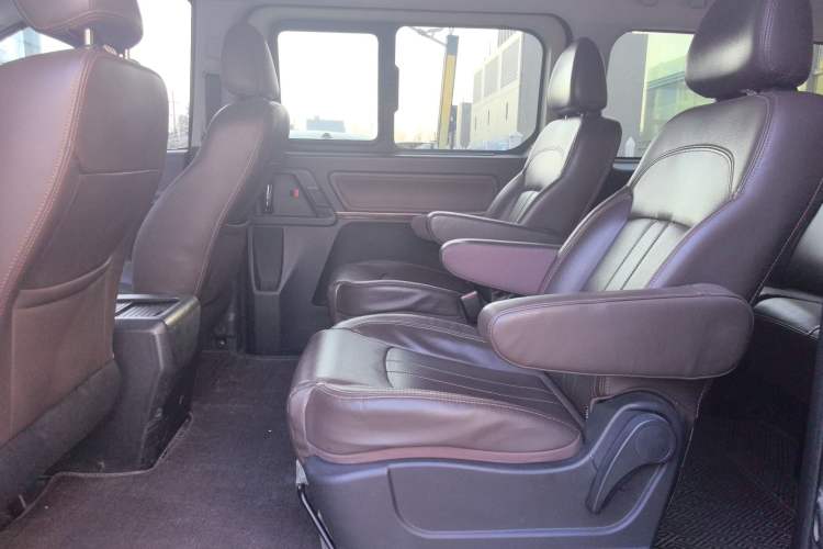 Used FORTHING Lingzhi PLUS 2021 Travel Edition 2.0L Manual Luxury 7-Seater Left Rear Seat