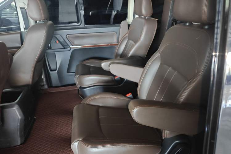 Used FORTHING Lingzhi PLUS 2021 2.0L Manual Luxury 7-Seater Left Rear Seat