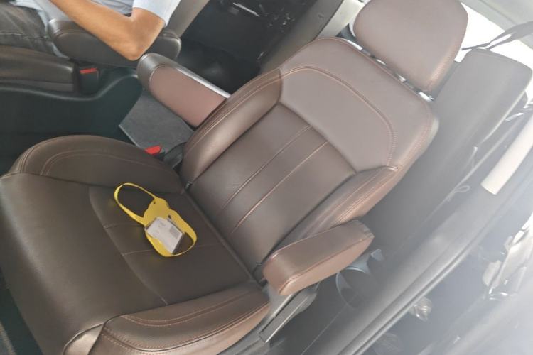 Used FORTHING Lingzhi PLUS 2021 2.0L Manual Luxury 7-Seater Left Rear Seat