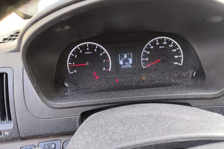 Used FORTHING Lingzhi PLUS 2021 2.0L Manual Luxury 7-Seater Odometer Close Up