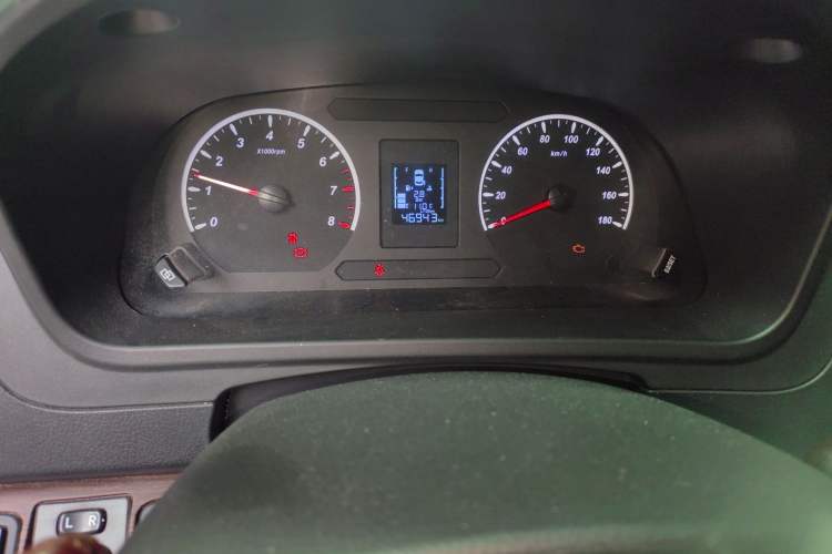 Used FORTHING Lingzhi PLUS 2021 2.0L Manual Luxury 7-Seater Odometer Close Up