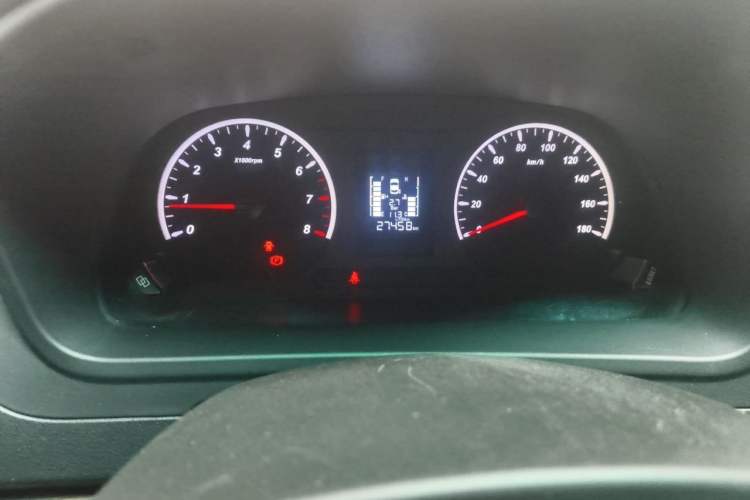 Used FORTHING Lingzhi PLUS 2021 Travel Edition 2.0L Manual Luxury 7-Seater Odometer Close Up