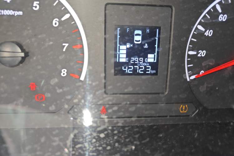 Used FORTHING Lingzhi PLUS 2021 2.0L Manual Comfort Version 7 Seats Odometer Close Up