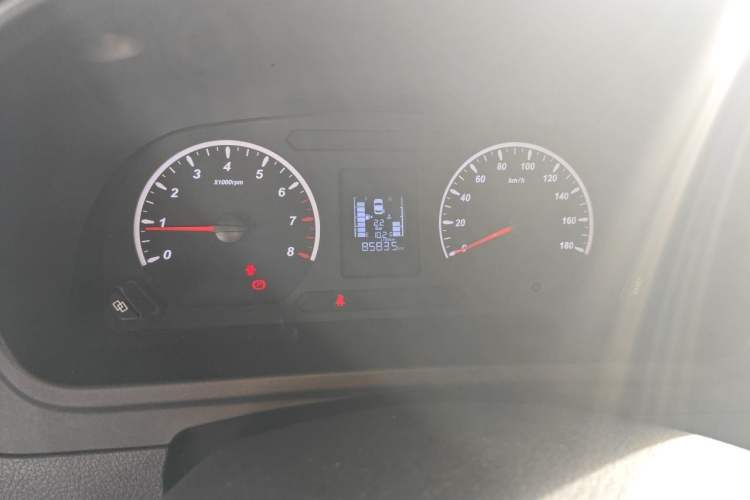 Used FORTHING Lingzhi PLUS 2021 2.0L Manual Luxury 7-Seater Odometer Close Up