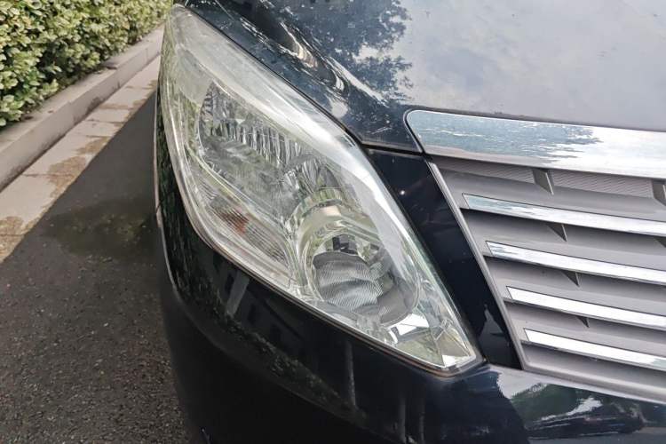 Used FORTHING Lingzhi PLUS 2021 2.0L Manual Comfort Version 7 Seats Right Front Headlight