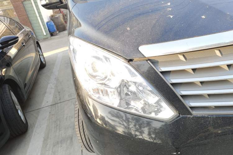 Used FORTHING Lingzhi PLUS 2021 2.0L Manual Luxury 7-Seater Right Front Headlight