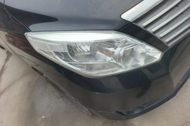Used FORTHING Lingzhi PLUS 2021 Travel Edition 2.0L Manual Comfort Version 9 Seats Right Front Headlight