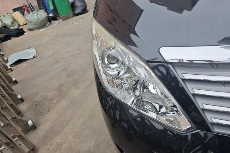 Used FORTHING Lingzhi PLUS 2021 2.0L Manual Luxury 7-Seater Right Front Headlight