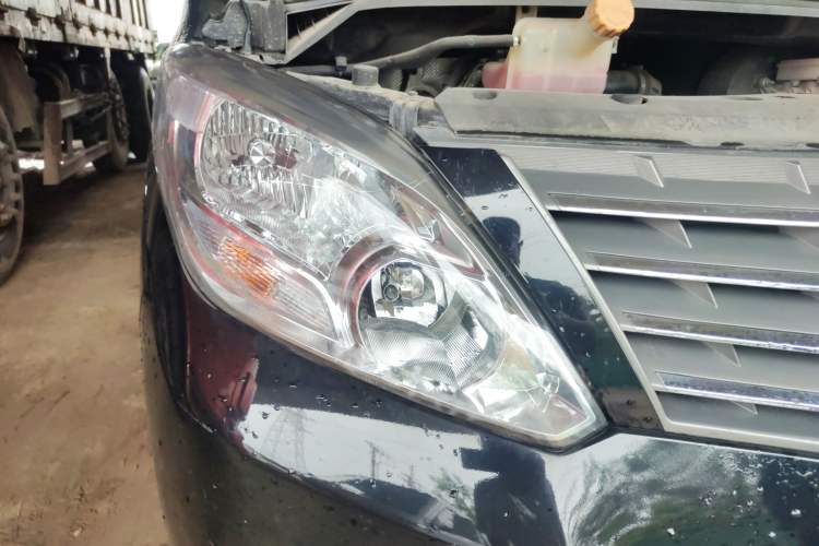 Used FORTHING Lingzhi PLUS 2021 2.0L Manual Comfort Version 7 Seats Right Front Headlight