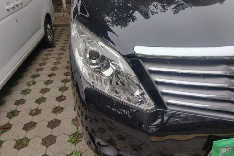 Used FORTHING Lingzhi PLUS 2021 2.0L Manual Luxury 7-Seater Right Front Headlight