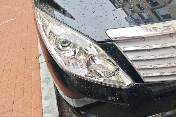 Used FORTHING Lingzhi PLUS 2021 2.0L Manual Luxury 7-Seater Right Front Headlight