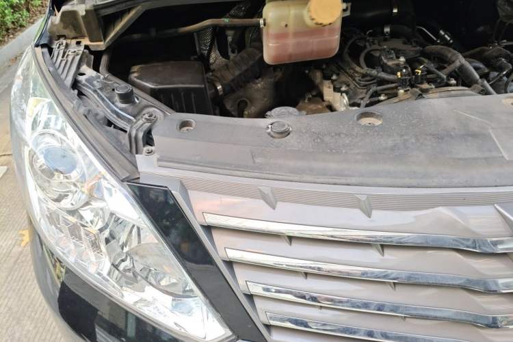 Used FORTHING Lingzhi PLUS 2021 Travel Edition 2.0L Manual Luxury 7-Seater Right Front Headlight