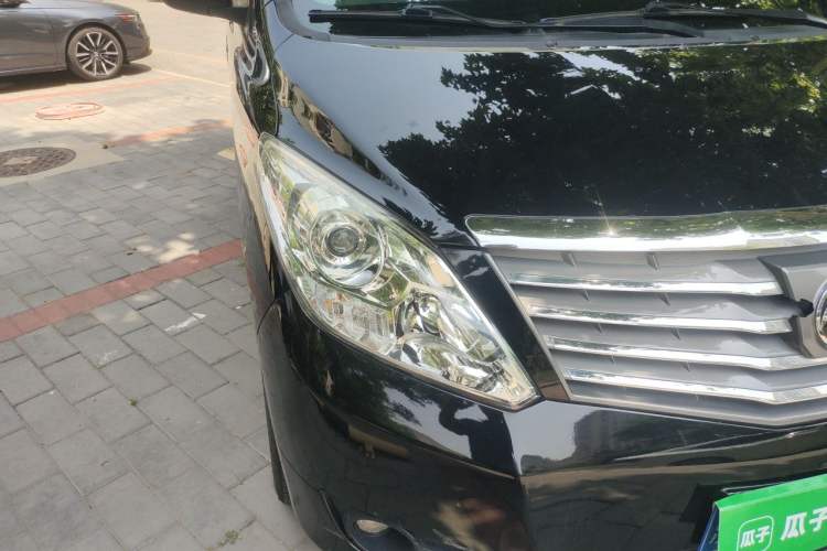 Used FORTHING Lingzhi PLUS 2021 2.0L Manual Luxury 7-Seater Right Front Headlight