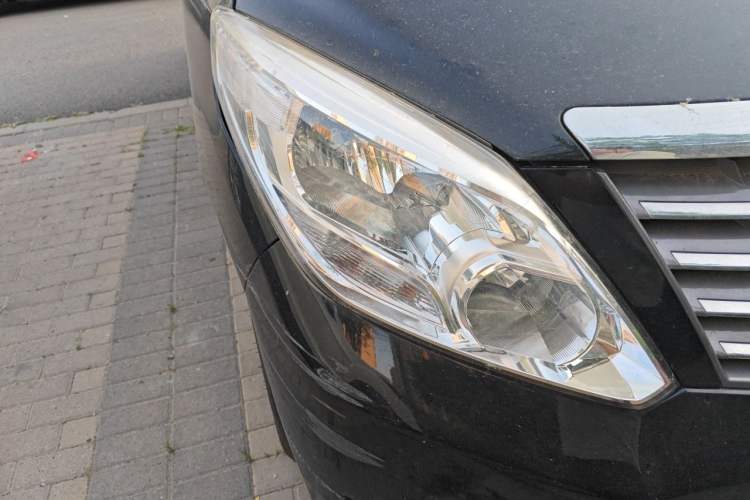 Used FORTHING Lingzhi PLUS 2021 Travel Edition 2.0L Manual Comfort Version 7 Seats Right Front Headlight