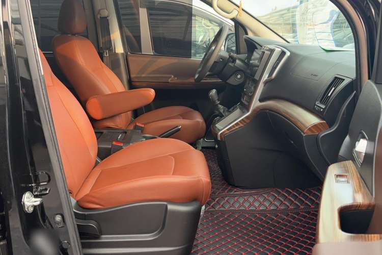 Used FORTHING Lingzhi PLUS 2021 2.0L Manual Comfort Version 7 Seats Right Front Seat