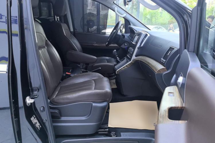 Used FORTHING Lingzhi PLUS 2021 Travel Edition 2.0L Manual Luxury 7-Seater Right Front Seat