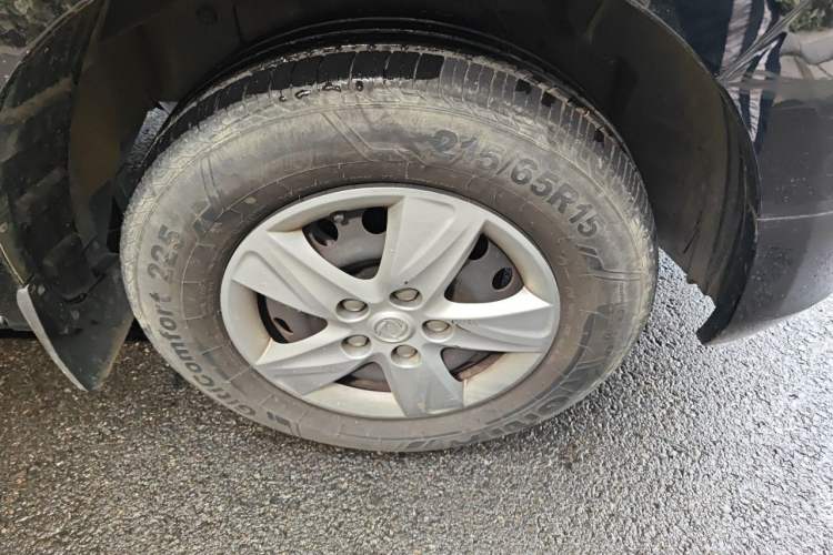 Used FORTHING Lingzhi PLUS 2021 2.0L Manual Comfort Version 7 Seats Right Front Wheel Hub