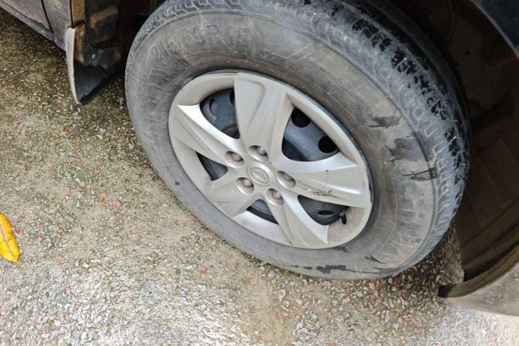 Used FORTHING Lingzhi PLUS 2021 2.0L Manual Comfort Version 7 Seats Right Front Wheel Hub