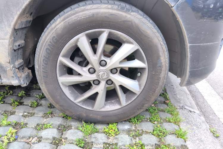 Used FORTHING Lingzhi PLUS 2021 2.0L Manual Luxury 7-Seater Right Front Wheel Hub