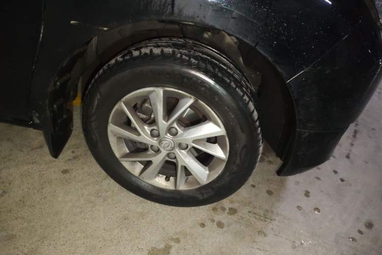 Used FORTHING Lingzhi PLUS 2021 2.0L Manual Luxury 7-Seater Right Front Wheel Hub