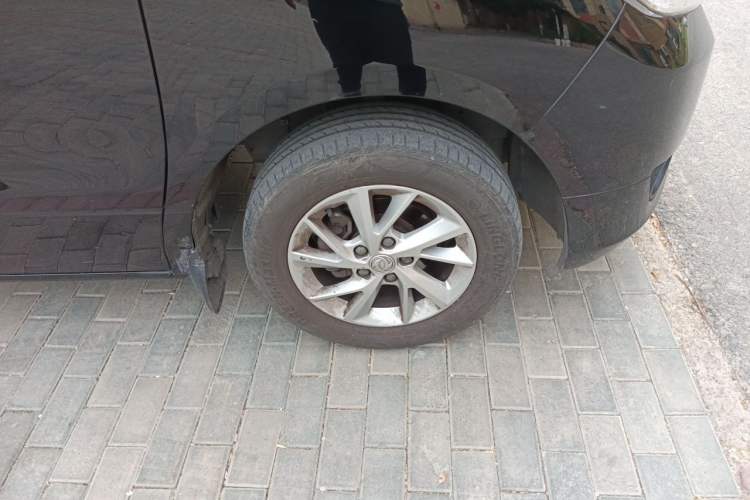 Used FORTHING Lingzhi PLUS 2021 2.0L Manual Luxury 7-Seater Right Front Wheel Hub