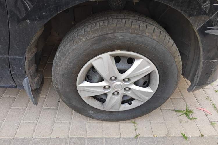 Used FORTHING Lingzhi PLUS 2021 Travel Edition 2.0L Manual Comfort Version 7 Seats Right Front Wheel Hub
